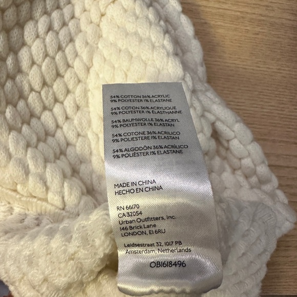 Urban Outfitters White Crop-top bubble knit - Piper Textured Keyhole Sweater - Picture 5 of 6